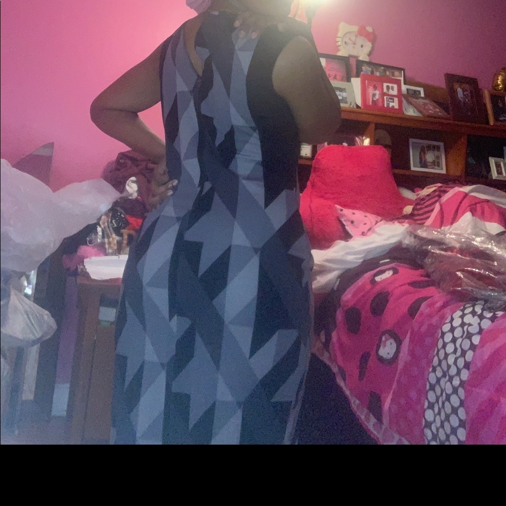 Dress - Picture 3 of 4